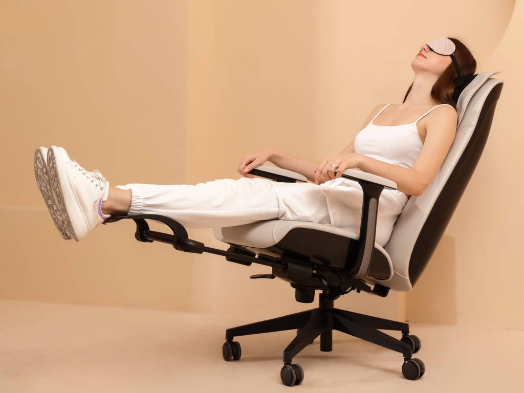 Experience Ultimate Relaxation at Your Desk with Recharge Chair - Recharge Chair